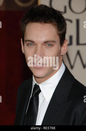 Jonathan Rhys-Meyers arrivando al Golden Globe Awards presso il Beverly Hilton Hotel di Los Angeles. Gennaio 16, 2006.08 Rhys-MeyersJonathan-526 tappeto rosso Evento, verticale, STATI UNITI D'AMERICA, industria cinematografica, celebrità, fotografia, Bestof, arte cultura e intrattenimento, Topix celebrità moda / Verticale, meglio di, evento nella vita di Hollywood - California, moquette rossa e dietro le quinte, USA, industria cinematografica, celebrità, movie celebrità, personaggi televisivi, musica celebrità, fotografia, Bestof, arte cultura e intrattenimento, Topix, headshot, verticale, una persona, dall'anno , 2005, inchiesta tsuni@Gamma-US Foto Stock