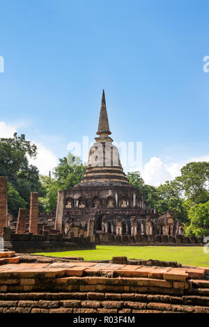 UNESCO World Heritage Site Wat Chang Lom nel Si Satchanalai parco storico, Sukhothai, Thailandia. Foto Stock