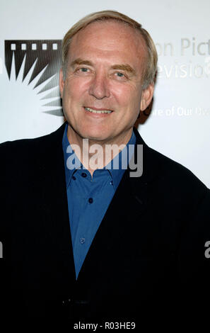 James Keach arrivando alla celebrità di screening a piedi la linea a beneficio del Motion Pictures e televisione fondo alla Academy of Motion Picture Arts & Sciences a Los Angeles. 10 novembre 2005.19 KeachJames013 Red Carpet Event, verticale, STATI UNITI D'AMERICA, industria cinematografica, celebrità, fotografia, Bestof, arte cultura e intrattenimento, Topix celebrità moda / Verticale, meglio di, evento nella vita di Hollywood - California, moquette rossa e dietro le quinte, USA, industria cinematografica, celebrità, movie celebrità, personaggi televisivi, musica celebrità, fotografia, Bestof, arte cultura e intrattenimento, Topix, headsho Foto Stock