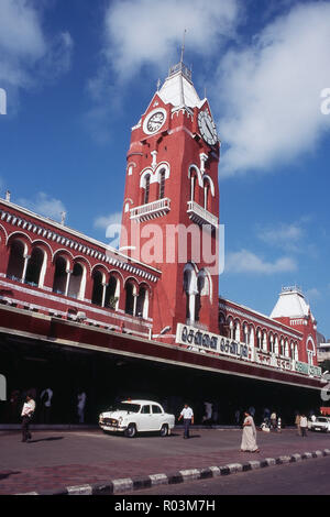 Stazione ferroviaria centrale di Chennai, Madras, Chennai, Tamil Nadu, India, Asia Foto Stock