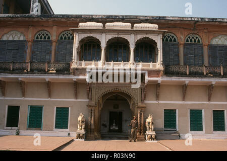 Ingresso del palazzo, Ramnagar Fort, Varanasi, Uttar Pradesh, India, Asia Foto Stock