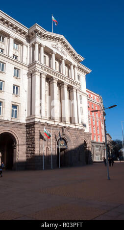 SOFIA, BULGARIA - 20 dicembre 2016: Indipendenza (Nezavisimost) Square in Sofia Bulgaria Foto Stock