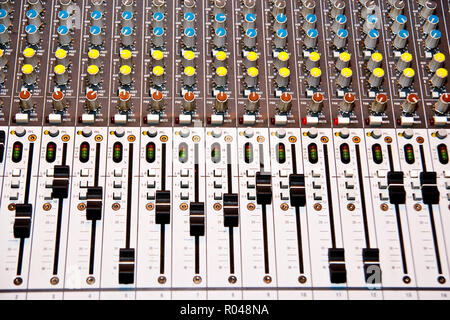 Music mixer in studio closeup Foto Stock