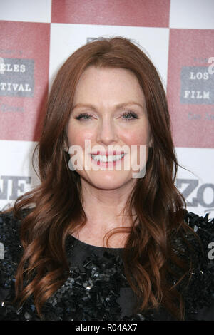 Julianne Moore 06/17/10 "I bambini sono tutti a destra' Premiere @ Regal Cinemas, Downtown LA Foto di Ima Kuroda/HNW / PictureLux (17 giugno 2010) Riferimento File # 33689 322HNWPLX Foto Stock