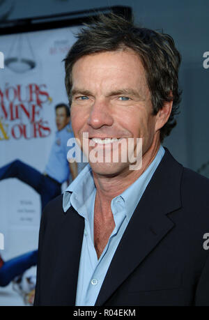 Dennis Quaid arrivando alla vostra, miniera & la nostra Premiere al Arclight Theatre di Los Angeles. Novembre 20, 2005.QuaidDennis149 Red Carpet Event, verticale, STATI UNITI D'AMERICA, industria cinematografica, celebrità, fotografia, Bestof, arte cultura e intrattenimento, Topix celebrità moda / Verticale, meglio di, evento nella vita di Hollywood - California, moquette rossa e dietro le quinte, USA, industria cinematografica, celebrità, movie celebrità, personaggi televisivi, musica celebrità, fotografia, Bestof, arte cultura e intrattenimento, Topix, headshot, verticale, una persona, dall'anno , 2005, inchiesta tsuni@Gamma-USA.com Foto Stock