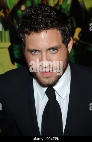 Edgar Ramirez arrivando al DOMINO Premiere al Chinese Theatre di Los Angeles. Ottobre 11, 2005.RamirezEdgar130 Red Carpet Event, verticale, STATI UNITI D'AMERICA, industria cinematografica, celebrità, fotografia, Bestof, arte cultura e intrattenimento, Topix celebrità moda / Verticale, meglio di, evento nella vita di Hollywood - California, moquette rossa e dietro le quinte, USA, industria cinematografica, celebrità, movie celebrità, personaggi televisivi, musica celebrità, fotografia, Bestof, arte cultura e intrattenimento, Topix, headshot, verticale, una persona, dall'anno , 2005, inchiesta tsuni@Gamma-USA.com Foto Stock