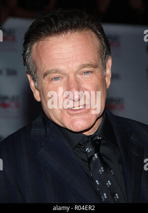 Robin Williams che arrivano al popolo Choice Awards presso lo Shrine Auditorium di Los Angeles. Il 9 gennaio 2007. headshot contatto visivo WilliamsRobin049 Red Carpet Event, verticale, STATI UNITI D'AMERICA, industria cinematografica, celebrità, fotografia, Bestof, arte cultura e intrattenimento, Topix celebrità moda / Verticale, meglio di, evento nella vita di Hollywood - California, moquette rossa e dietro le quinte, USA, industria cinematografica, celebrità, movie celebrità, personaggi televisivi, musica celebrità, fotografia, Bestof, arte cultura e intrattenimento, Topix, headshot, verticale, una persona, dall'anno , 2007, inchiesta tsuni@Gamm Foto Stock