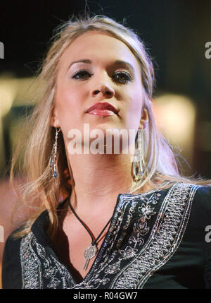 Carrie Underwood, American Idol tre vincitore. 2005 CMA Music Festival che si tiene presso il Colosseo. Nashville, Tennessee -08 giugno 2005.UnderwoodCarrie 07 Red Carpet Event, verticale, STATI UNITI D'AMERICA, industria cinematografica, celebrità, fotografia, Bestof, arte cultura e intrattenimento, Topix celebrità moda / Verticale, meglio di, evento nella vita di Hollywood - California, moquette rossa e dietro le quinte, USA, industria cinematografica, celebrità, movie celebrità, personaggi televisivi, musica celebrità, fotografia, Bestof, arte cultura e intrattenimento, Topix, headshot, verticale, una persona, dall'anno , 2005, inchiesta tsuni@Gamma-US Foto Stock
