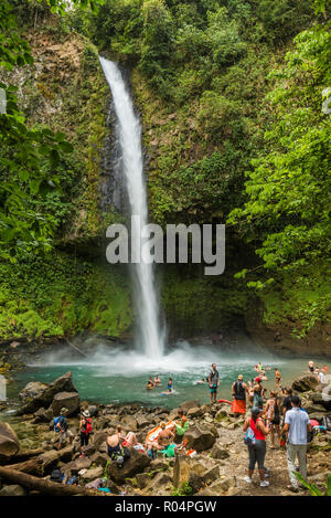 La Fortuna cascata, provincia di Alajuela, Costa Rica, America Centrale Foto Stock