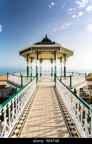 Bandstand presso la spiaggia di Brighton Seafront, Brighton East Sussex, England, Regno Unito, Europa Foto Stock