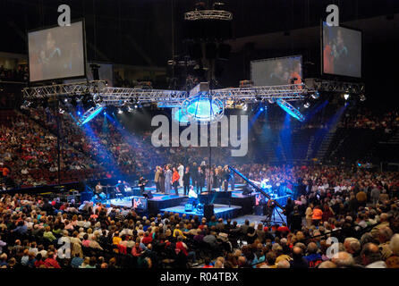 Enorme Bill Gaither in concerto a Jacksonville, Florida, a Veterans Memorial Arena. Foto Stock