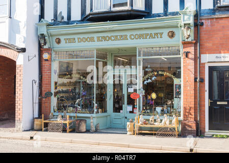 La porta respingente Company architectural hardware shop in Church Stretton, Shropshire Foto Stock