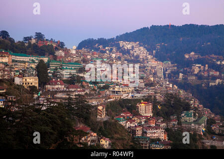 Vista della città di Shimla (Simla), Himachal Pradesh, India, Asia Foto Stock