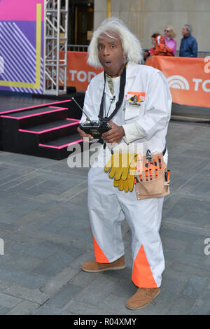 New York, Stati Uniti d'America. 31 ott 2018. Al Roker assiste la NBC "oggi" Halloween 2018 al Rockefeller Plaza, il 31 ottobre 2018 nella città di New York. Credito: Erik Pendzich/Alamy Live News Foto Stock