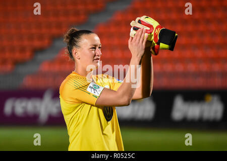 Madrid, Spagna. Il 31 ottobre, 2018. Player #1 Almuth SCHULT (GK) ringraziando i tifosi alla fine del gioco. Femminile UEFA Champions League. Round di 16 , la seconda gamba. Corrispondenza tra Atlético de Madrid 0 vs 6 Wolfsburg a Madrid, Spagna. Pedro Ros Sogorb/Alamy Live News Foto Stock