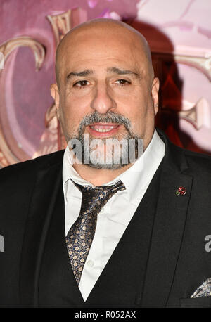 Attore britannico e il comico Omid Djalili frequentare lo schiaccianoci e i quattro regni - UK premiere a Vue Westfield, Westfield Shopping Centre, Ariel modo su 1 Nov 2018, Londra, Regno Unito. Foto Stock