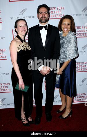 New York, NY, STATI UNITI D'AMERICA. 1 Nov, 2018. All'arrivo per il New York Landmarks Conservancy 25 monumenti viventi della celebrazione, la Plaza di New York, NY, 1 novembre 2018. Credito: Steve Mack/Everett raccolta/Alamy Live News Foto Stock