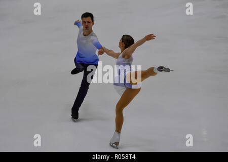 Helsinki, Finlandia. 2 Nov 2018. Miriam Ziegler / Severin Kiefer (AUT) durante a Parigi breve programma Warm-up del GP ISU di Pattinaggio di Figura Helsinki 2018 a Helsinki sala ghiaccio (Helsingin Jaahalli) Venerdì, 02 novembre 2018. HELSINKI . (Solo uso editoriale, è richiesta una licenza per uso commerciale. Nessun uso in scommesse, giochi o un singolo giocatore/club/league pubblicazioni.) Credito: Taka Wu/Alamy Live News Foto Stock