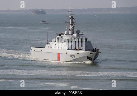 Il Cherbourg in base navale francese FS nave Flamant arrivando a Portsmouth, nel Regno Unito il 18 maggio 2018. Foto Stock