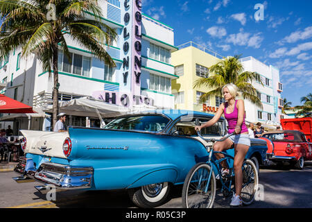 Miami Beach Florida,Ocean Drive,Art Deco Weekend,architettura,architettura,festival,evento,celebrazione,auto classiche,mostra collezione, Foto Stock