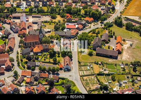 Vista aerea, St. Lambertus chiesa cattolica, Stiftshof, Freckenhorst, Hoetmar, Warendorf, Münsterland, Renania settentrionale-Vestfalia, Germania, Europa, DEU, bi Foto Stock