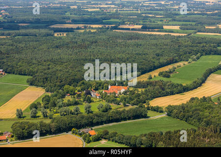 Vista aerea, Panoramica Vinnenberg Abbey - luogo di esperienze spirituali, Landgasthof - Zum kühlen Grunde, Bever, La Foresta di Stato Vinnenberger Busch, Ware Foto Stock