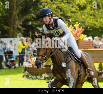 Lauren Kieffer e Veronica durante il cross country fase, Mitsubishi Motors Badminton Horse Trials, Gloucestershire, 2018 Foto Stock