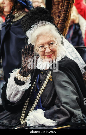 Deventer, Paesi Bassi, dicembre 21, 2014: Queen Victoria presente al festival Dickens in Deventer Foto Stock
