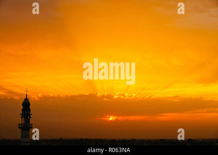 Sunset over Mandawa, Città Vecchia in India. Foto Stock