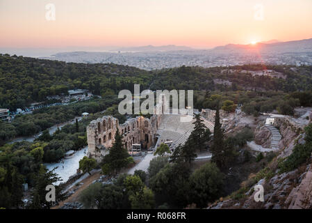 Odeon di Erode Attico teatro al tramonto, Acropolis, Sito Patrimonio Mondiale dell'UNESCO, Atene, Attica, regione, Grecia, Europa Foto Stock