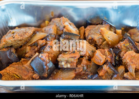 Le melanzane spezzatino di carne con vista ravvicinata Foto Stock