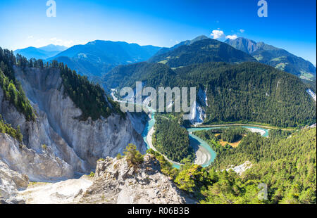 Vista panoramica della gola del Reno (Ruinaulta), Flims, Distretto di Imboden, Canton Grigioni (Grigioni), Svizzera, Europa Foto Stock