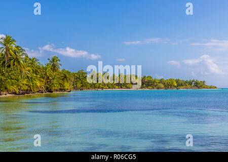 Una vista del Mar dei Caraibi off Bocas del Drago beach, Colon Isola, Bocas del Toro isole, Panama, America Centrale Foto Stock