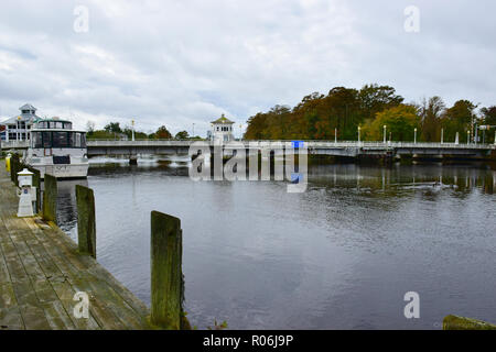 Downtown Pocomoke MD nei pressi di ponte levatoio durante la caduta Foto Stock