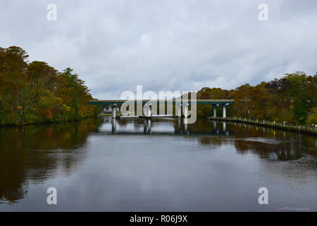 Downtown Pocomoke MD nei pressi di ponte levatoio durante la caduta Foto Stock