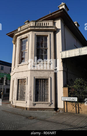 L'antico edificio della stazione ferroviaria di Butetown, oggi conosciuto come Cardiff Bay. Galles Regno Unito Foto Stock