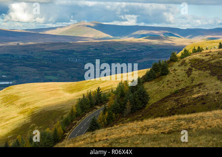 La Centrale Brecon Beacons visto dal Pass Rhigos Galles del Sud Foto Stock