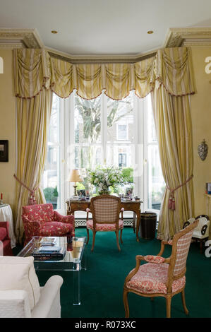 Edwardian soggiorno con finestra di baia Foto Stock