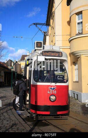 ÖSTERREICH, Wien, Grinzing, tram Linie 38, Grinzing, Vienna, Austria, Europa Foto Stock