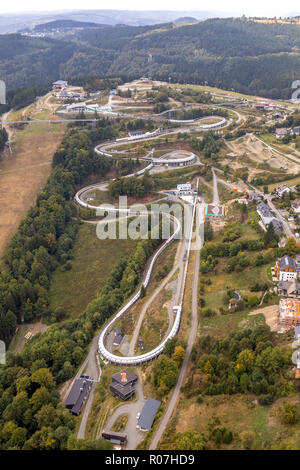 Vista aerea, Bob eseguire Winterberg, VELTINS-EisArena Winterberg, Winterberg, Sauerland, Renania settentrionale-Vestfalia, Germania, DEU, Europa, vista aerea, Foto Stock