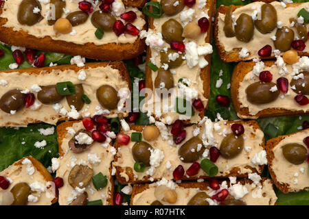 La deliziosa parte di finger food con decorazioni di festa Foto Stock