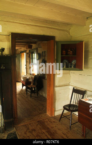 All'interno della fattoria americana del 1850 presso il Frontier Culture Museum di Staunton, VA, USA Foto Stock