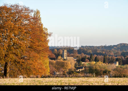 Chipping Campden in autunno a sunrise. Chipping Campden, Gloucestershire, Cotswolds, Inghilterra Foto Stock