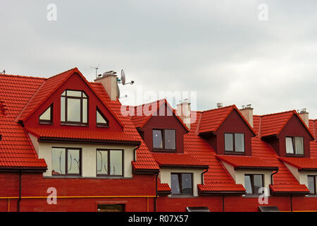 Tipici residenziali urbane singolo edificio moderno. Il frammento Foto Stock