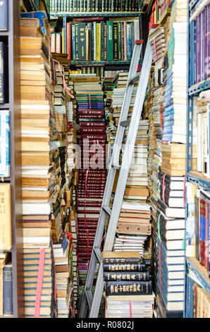 Libro Bosu-Dong vicolo in Busan, la Corea del Sud è piena di librerie vendono prevalentemente di seconda mano libri ed è diventato un luogo di attrazione turistica. Foto Stock