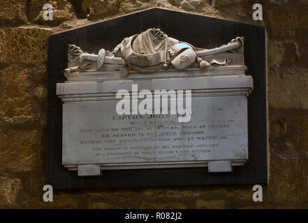 Il capitano John Fry memorial, San Pietro e la chiesa di San Paolo, Weedon, Northamptonshire, England, Regno Unito Foto Stock