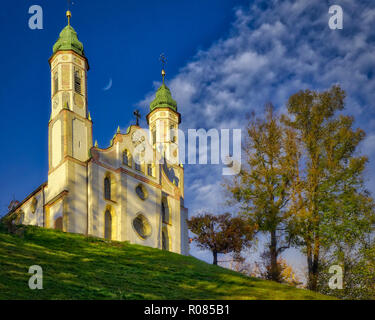 DE - Baviera: Chiesa di Santa Croce in cima al Calvario Hill (Kalvarienberg) Foto Stock
