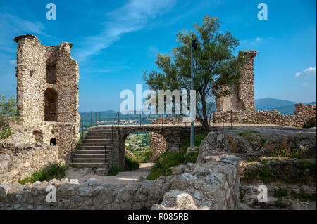 Ruine del castello Grimaud, Grimaud-Village, Var, Provence-Alpes-Côte d'Azur, in Francia, in Europa Foto Stock