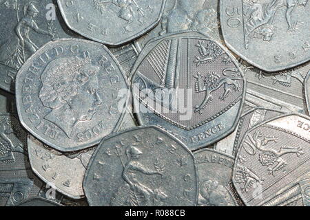 Il British 50 pence pezzo in che formato è stato ridotto nel 1997 Foto Stock