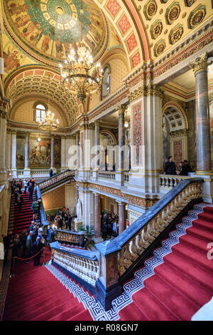 Il grande scalone, Foreign Office Building Interior, Foreign and Commonwealth Office, Westminster, London, Regno Unito Foto Stock